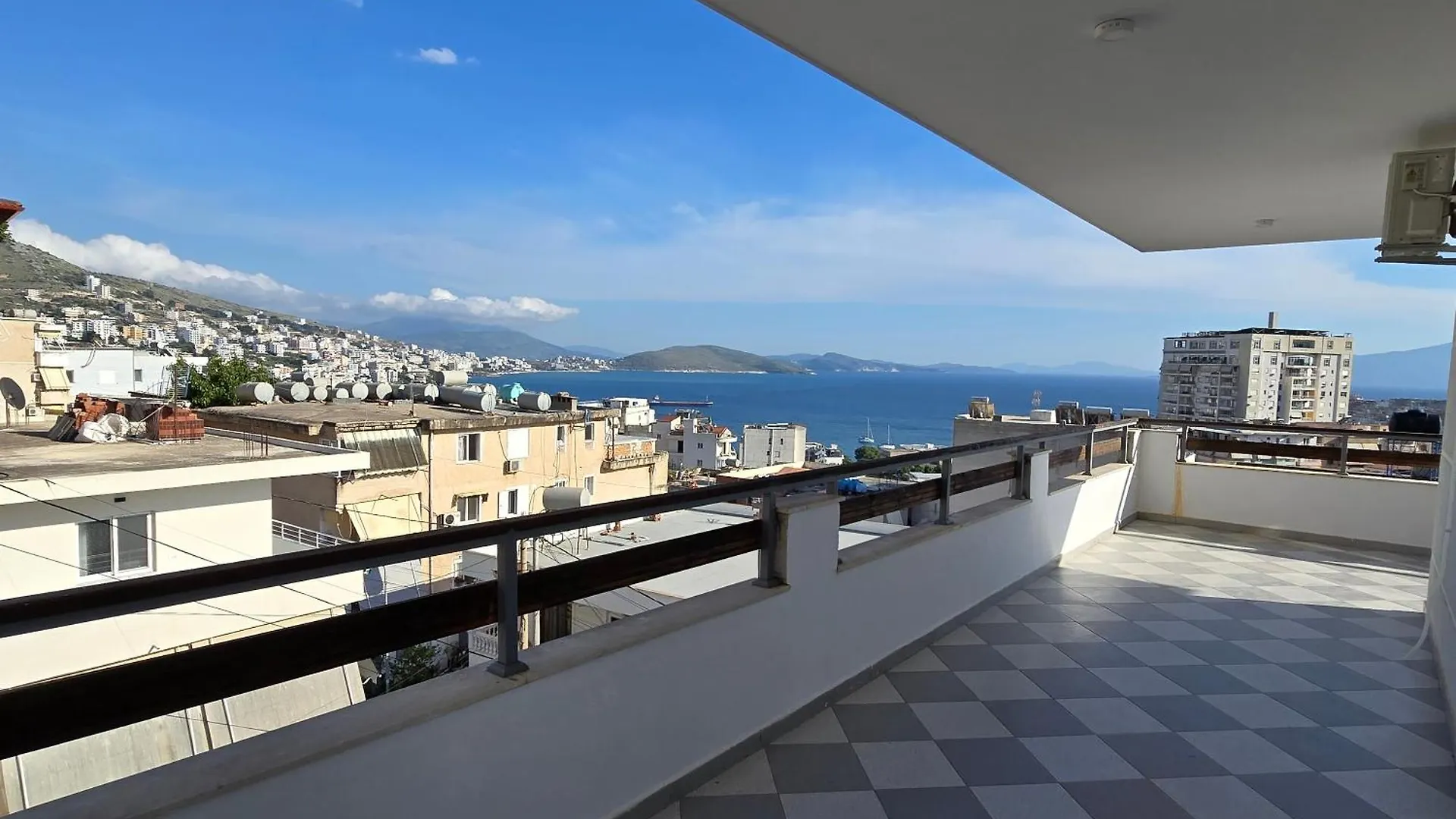 Saranda Poseidonas Hostel 0*, Sarandë